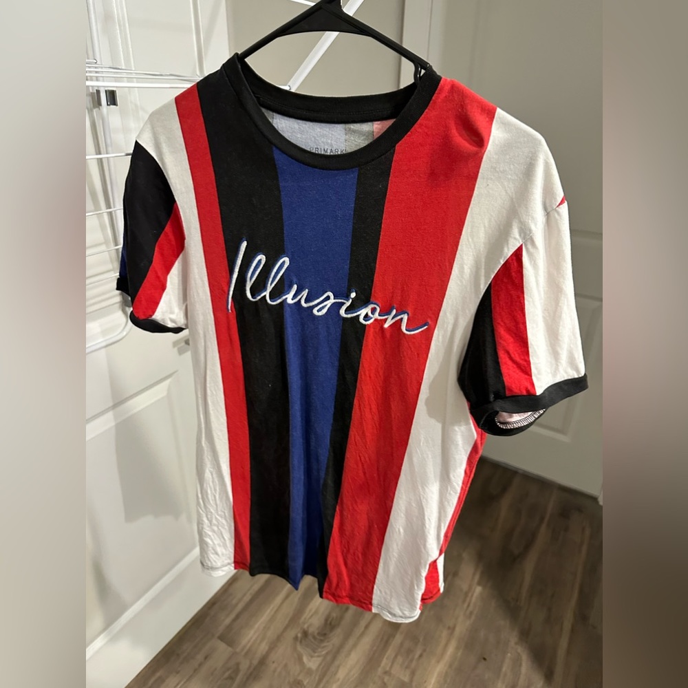Like new men fashion t shirt M